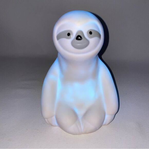 Amazing sloth Bluetooth LED cordless rechargeable multicolored light and speaker - Picture 11 of 16